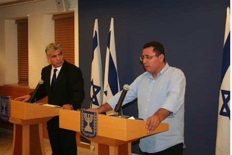 Lapid and Eini (Photo: Finance Ministry)