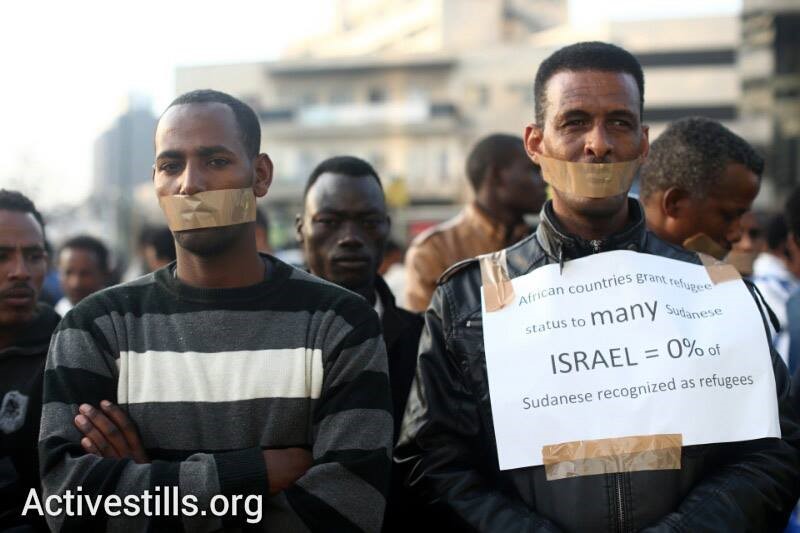 Demonstrators in Tel-Aviv on Wednesday, January 22, 2014 (Photo: Activestills)