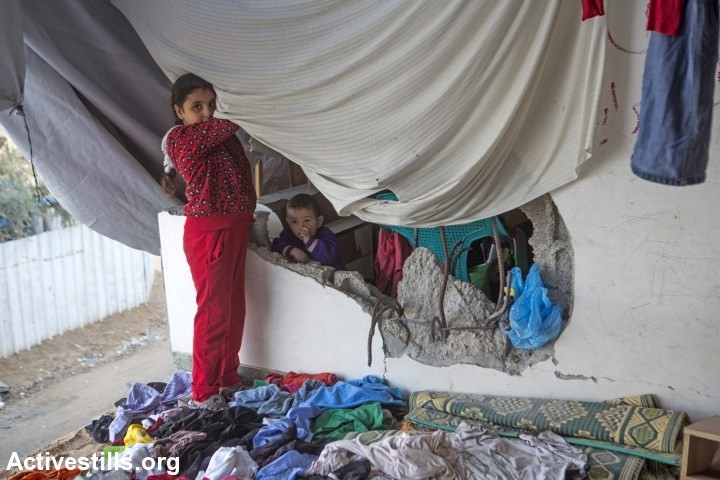 Many Palestinians in the Gaza Strip face extremely difficult living conditions following the seven-week Israeli offensive during which 2,131 Palestinians were killed, and an estimated 18,000 housing units were either destroyed or severely damaged, leaving more than 108,000 people homeless (Photo: Activestills)