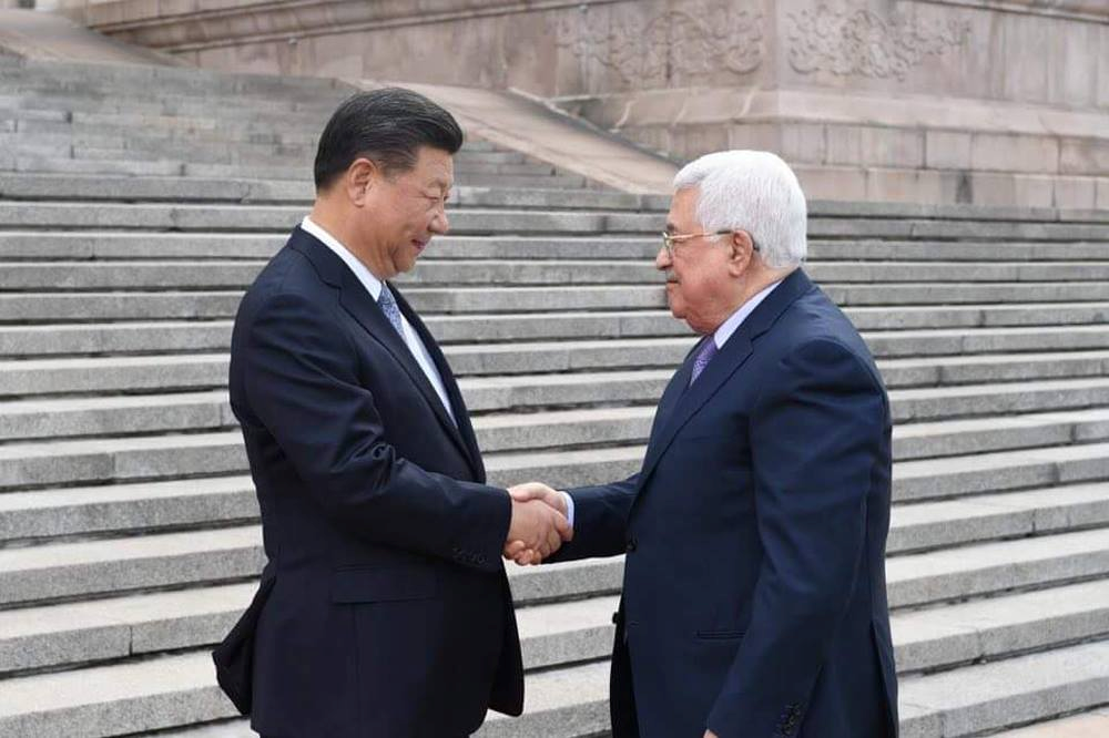 Chinese President Xi Jinping and Palestinian President Mahmoud Abbas in Beijing