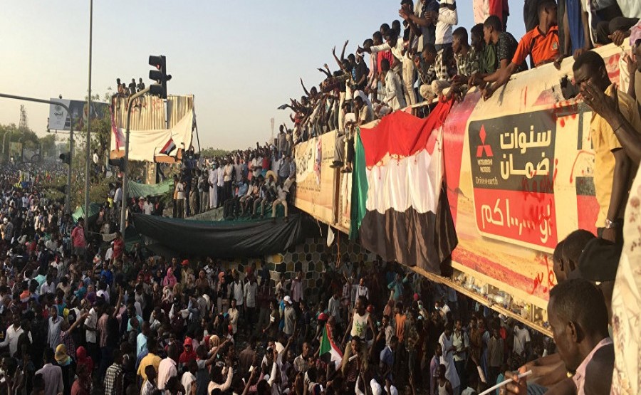 Khartoum demonstration against Al-Bashir on Wednesday evening, April 10
