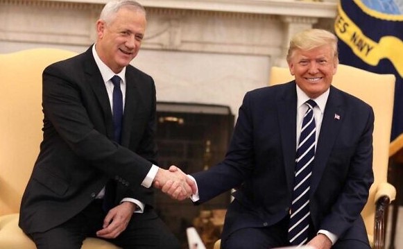 US President Donald Trump meets with Blue & White leader Benny Gantz in the White House in Washington on January 27, 2020, the day before the announcement of the details of the "Deal of the Century."