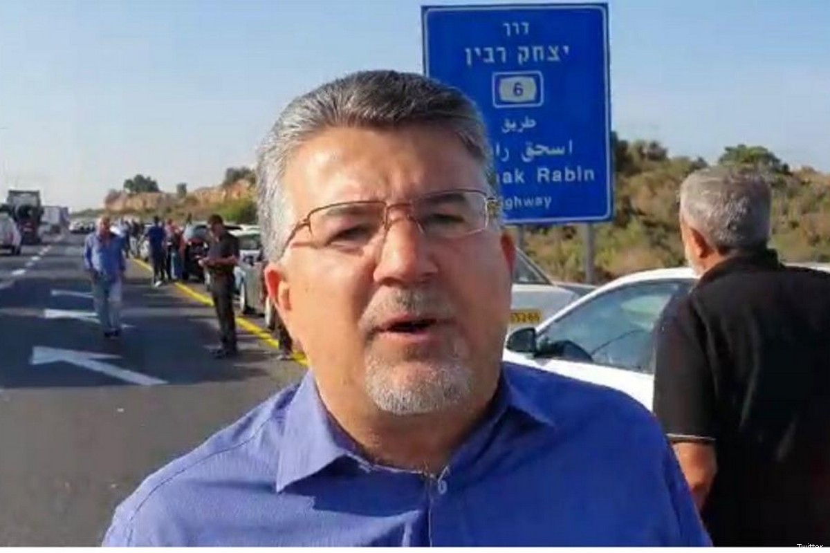 MK Youssef Jabareen during a protest on Highway 6 against the Israel police's ongoing neglect of crime in the Arab community, October 10, 2019 (Photo: Zu Haderech)