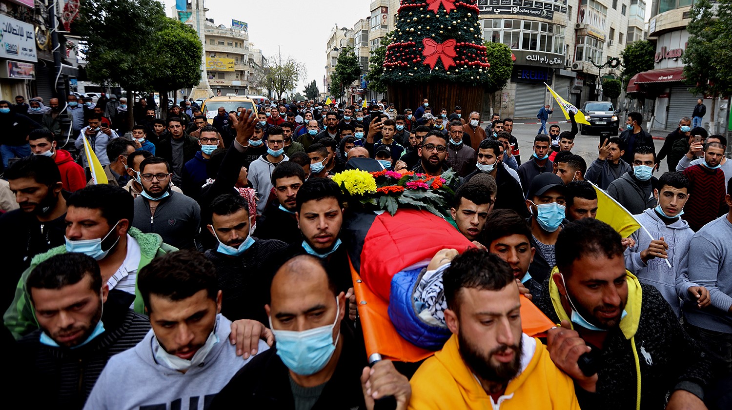 The funeral of Ali Abu Alia in the city of Ramallah, Saturday morning, December 5, 2020