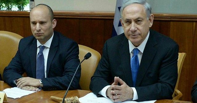 Then Defense Minister Naftali Bennett (left) and Prime Minister Benjamin Netanyahu at a cabinet meeting, February 16, 2015