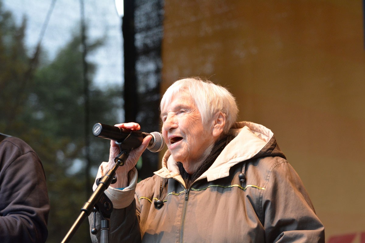 Esther Bejarano during the 2018 Festival of the German Communist weekly Unsere Zeit