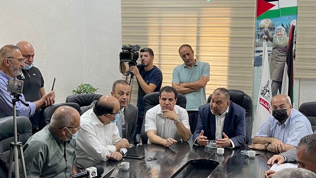 The Joint List delegation meets in Hebron with the city's Palestinian authorities last Saturday, August 14, 2021.