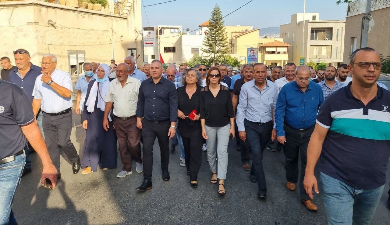 Hundreds of members of the Arab-Palestinian public in Israel, including mayors, representatives of the High Follow-Up Committee for Arab Citizens, and other political leaders marched on Saturday, October 1, in the northern city of Sakhnin to mark 21 years since the October 2000 demonstrations.