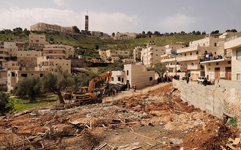 A demolition in Al-'Issawiyya (Photo: Israeli Committee Against Home Demolitions)