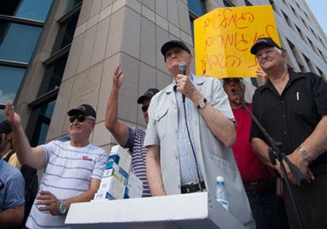 Gideon Ben-Israel during the senior citizens demonstration in Tel-Aviv (Photo: Histadrut)