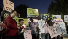 Israeli activists and African refugees protest in the center of Tel Aviv against the forced deportation of Sudanese asylum-seekers. February 28, 2013 (Photo: Activestills)