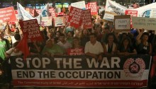 Thousands protest the Gaza war in Tel Aviv, July 26, 2014. (Photo: Activestills)