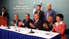 Israeli and Chinese officials applaud the new port deal (Photo: GPO)