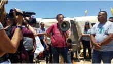 MK Dov Khenin (Hadash – Joint List) addresses the solidarity rally against the planned demolition of the Susiya and expulsion of its residents.