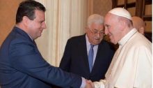 MK Ayman Odeh and Pope Francis, on Monday at the Apostolic Palace in the Vatican City; between them in the background, President of the Palestinian National Authority, Mahmoud Abbas
