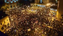Thousands gathered in Jerusalem's Paris Square for the first major anti-Netanyahu protest since the start of new lockdown, Sunday evening, September 20.