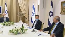 The Joint List delegation consisting of MKs Ayman Odeh (Hadash, center) and Ahmad Tibi (Ta'al, right) met with President Rivlin (left) on Monday evening, April 5, but refrained from recommending any candidate for forming a government.